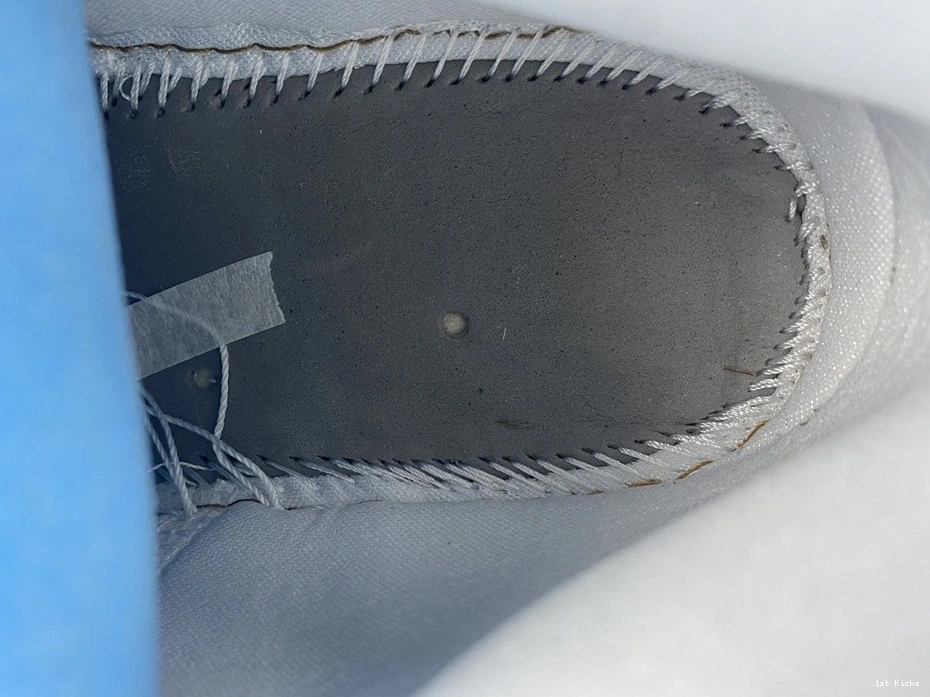 Light Iron - Ore Mid 1 Jordan (W) DN4045-001 SE 0118